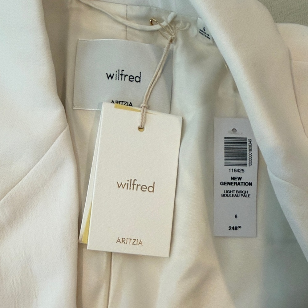 Aritzia Off-White Suit Jacket - Picture 5 of 5